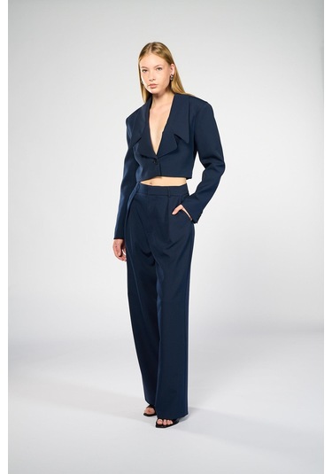 Kadın Lacivert Geniş Yaka Crop Blazer Lacivert