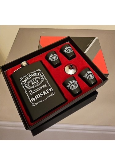 4 Shot Bardaklı Çelik Matara Seti