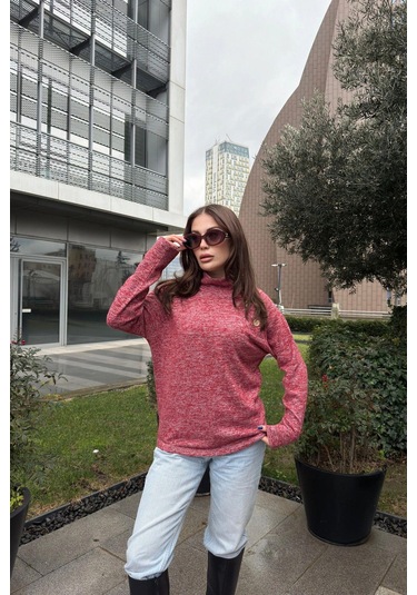 Kadın Kırmızı Kendinden Desenli, Yumoş Kumaş, Uzun Kol, Düğme Detaylı, Boğazlı Bluz Kırmızı