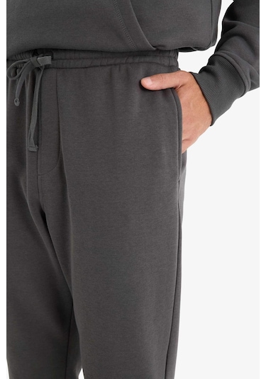 Defacto Regular Fit Beli Bağcıklı Cepli Paçası Lastikli Şardonlu Basic Düz Jogger Eşofman Altı E6326ax25auar104 Antrasit Defacto Regular Fit Beli Bağcıklı Cepli Paçası Lastikli Şardonlu Basic Düz Jogger Eşofman Altı E6326ax25auar104 Antrasit