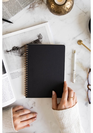 A5 Siyah Kraft Karton Kapak 70 Yaprak 110 Gram Noktalı Not Defteri Noktalı Siyah