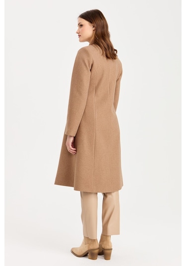 Broş Düğme Detaylı Ara Boy Kaban Taba-taba Taba