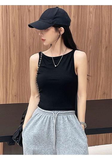 Havuz Yaka Omuzu Açık Askılı Siyah Renk Fitilli Crop Top Bluz