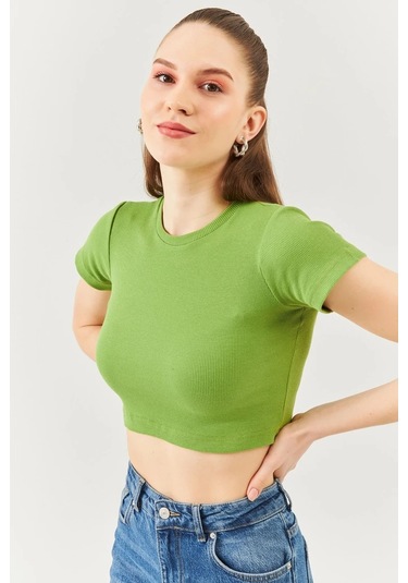 Kadın Kısa Kol Bisiklet Yaka Vücuda Oturan %100 Pamuklu Kaşkorse Esnek Crop Bluz Çimen Yeşili