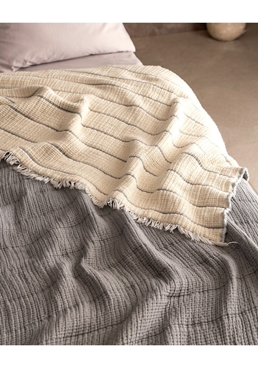 Madame Coco Carolines Tek Kişilik Pamuklu Yatak Örtüsü - Gri 8684427188125 Gri