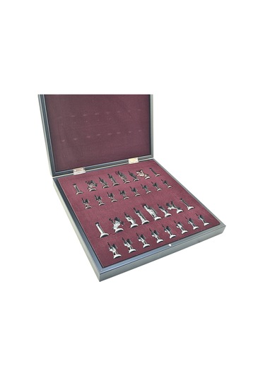 Gifthome Orta Boy Metal Roma İmparatorluğu Satranç Takımı Antik Ve Rustik Desenli Sandıklı Mdf Tahtası 36x36x6 Cm.