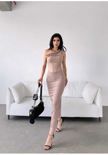 Tek Omuz Fırfır Detaylı Bluz & Etek Takım Bej Bej