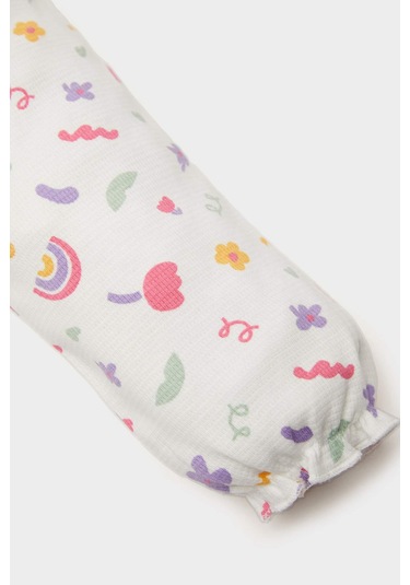 DeFacto Kız Bebek Yenidoğan Bisiklet Yaka Gökkuşağı Baskılı Waffle Uzun Kollu Çıtçıtlı Body E2381A525SPER105 Ekru