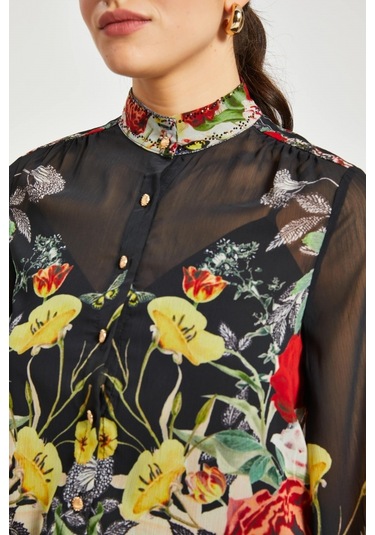 Yüksek Yaka Düğmeli Volan Kol Gömlek Çiçek Desenli, Şifon Dokulu, Günlük Ve Zarif Kullanıma Uygun Siyah