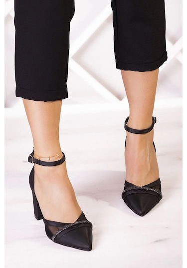 Molly Siyah Saten Taşlı Fileli Kalın Topuklu Ayakkabı
