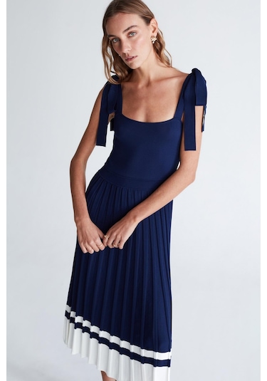 Styleboom X Peraluna Kelly Dress Askılı Bağlama Detaylı Rahat Kesim Midi Boy Yazlık Kadın Triko Elbise Lacivert