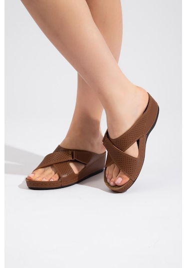 Roy Jones Kadın Ortopedik Çapraz Cırtlı Ayarlanabilir Üst Detay Konfor Modeli Günlük Terlik Yumuşak-kahve Kahverengi