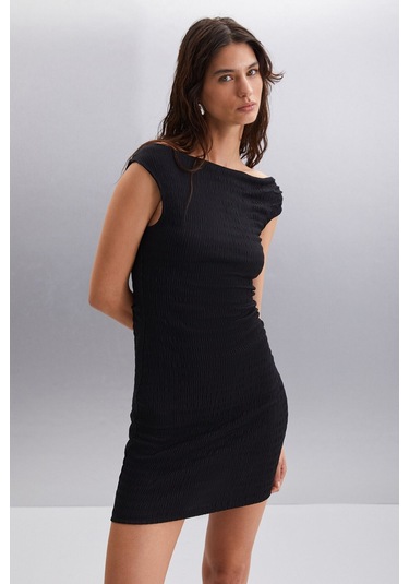 Innsa Kadın Bürümcük 3 Boyutlu Kumaşlı Tek Omuzlu Bodycon Siyah Elbise