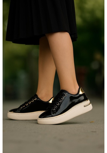 Kadın İnce Şerit Detaylı Kalın Taban Spor Ayakkabı Siyah