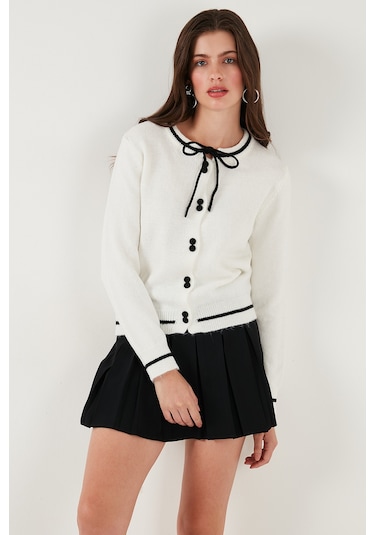 Lela Premium Fitted Fit Bağlamalı Yaka Düğmeli Triko Bayan Hırka 680Hi002408 Ekru Lela Premium Fitted Fit Bağlamalı Yaka Düğmeli Triko Bayan Hırka 680Hi002408 Ekru