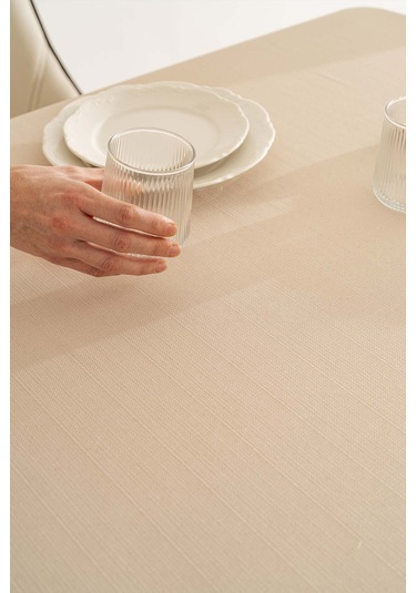 Nora Bej Zarf Köşe Masa Örtüsü 150x220 Cm Bej