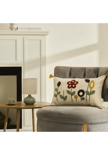 Karaca Home Bloom Püsküllü Dolgulu Kırlent 35x42 Cm Bej