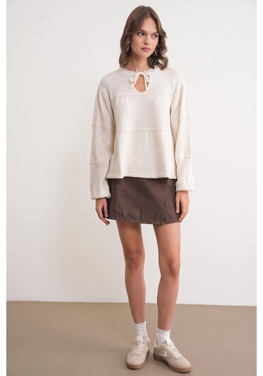 6950 Kadın Yakası Bağcıklı Pileli Triko Kazak Naturel Naturel