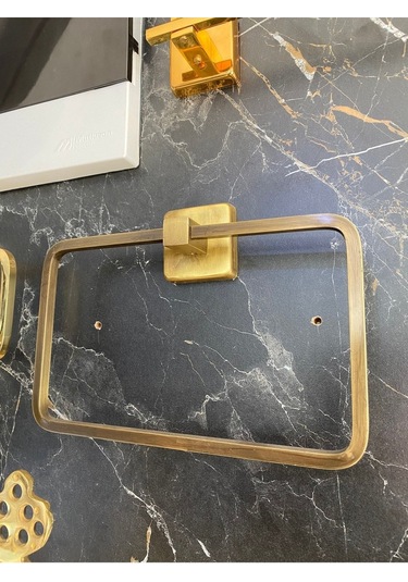 İsaoğlu Yapı Mat Gold Havluluk Antik Gold Kare Havluluk Pirinç Malzeme Antik Eskitme Banyo Aksesuar Gold