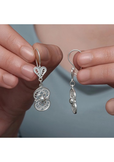 Gümüş Çiçek Motifli Telkari Kadın Küpe Gümüş