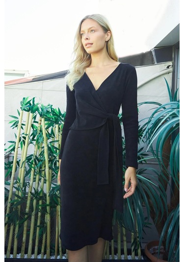 Kadın Hafif Likralı Triko Kruvaze Anvelop Bağcıklı Uzun Kol Diz Altı Uzun Elbise-siyah Siyah