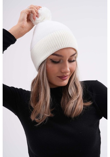 Peluş Ponponlu Bere Beyaz