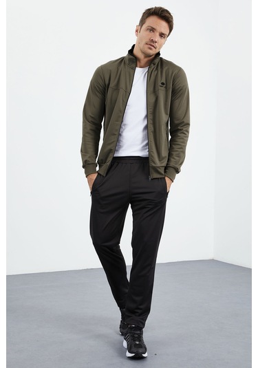 Tommy Life Camel - Siyah Dik Yaka Fermuarlı Standart Kalıp Klasik Paça Erkek Eşofman Takımı - 85162 Kahverengi - Siyah Tommy Life Camel - Siyah Dik Yaka Fermuarlı Standart Kalıp Klasik Paça Erkek Eşofman Takımı - 85162 Kahverengi - Siyah
