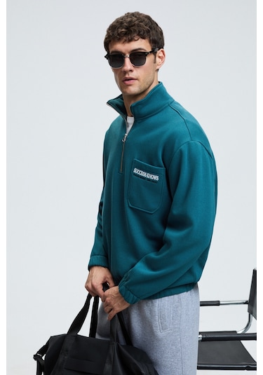 MERRICK Erkek Sırt Baskılı Cebi Nakışlı Yarım Fermuarlı Kolu Lastikli Dik Yaka Regular Fit Yeşil Swe