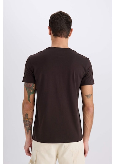 Defacto %100 Pamuk Slim Fit Dar Kesim Bisiklet Yaka Baskılı Kısa Kollu Tişört E0577ax25smbn337 Kahve