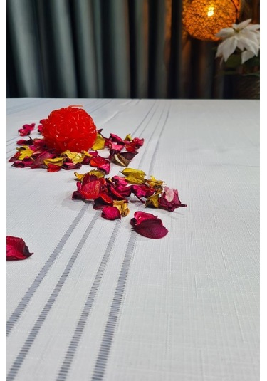 Corvver Dertsiz Masa Örtüsü 155x220 Krem Krem