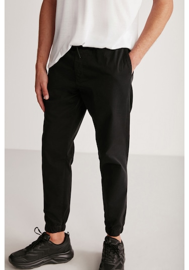 Jakob Erkek Dokuma Yıkamalı 4 Cepli Kalın Dokulu Paçası Lastikli Siyah Pantolon Jakob Erkek Dokuma Yıkamalı 4 Cepli Kalın Dokulu Paçası Lastikli Siyah Pantolon