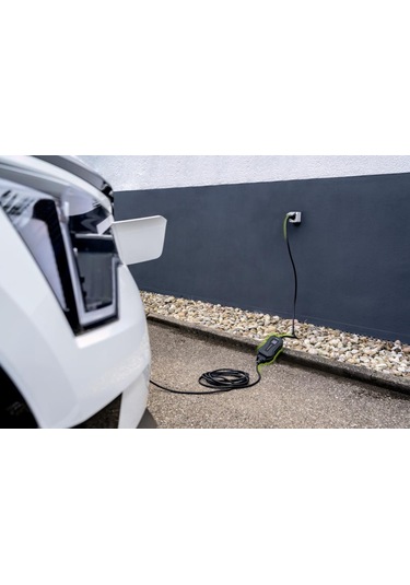 Brennenstuhl E-mobility Serisi  8 M Kablolu 10 A 2.3 KWEv Tipi Elektrikli Araç Şarj İstasyonu