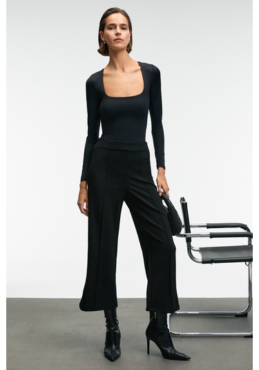 ZAFEEA Kadın Havuz Yakalı Esnek Kumaşlı Çıtçıtlı Siyah Bluz