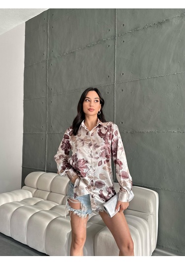 Kadın Oversize Ekru Renk Kahve Çicek Detaylı Saten Gömlek-kahve Kahve