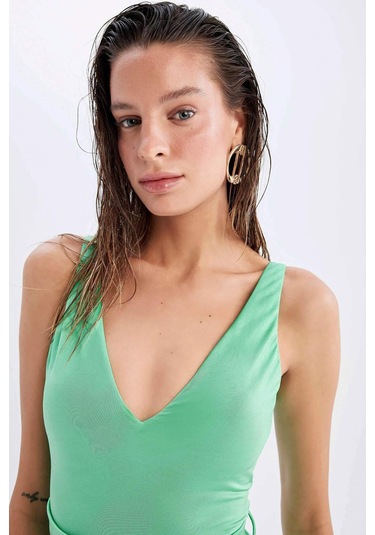 DeFacto x Declara V Yaka Mayo C5758AX24HSGN551 Yeşil DeFacto x Declara V Yaka Mayo C5758AX24HSGN551 Yeşil