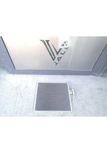 Bmw 5 Serisi A/c Radyatörü Yan Sanayi E39.09/97 -64538391647