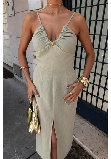 Göğsü Aksesuarlı Önü Yırtmaçlı Elbise 2899 Çağla