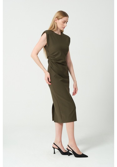 Arka Yırtmaç Detaylı Bel Büzgülü Elbise Haki