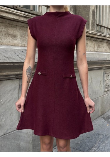 Kadın Dik Yaka Asimetrik Etekli Beli Tokalı Kolsuz Şık Tasarım Elbise Bordo