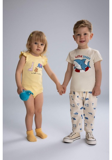 DeFacto Kız Bebek Yenidoğan Bisiklet Yaka Hayvan Desenli Fitilli Kaşkorse Kısa Kollu Çıtçıtlı Body E7945A525SMYL488 Sarı