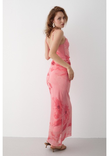 Pembe Yan Drapeli Çiçek Desenli Elbise Pembe