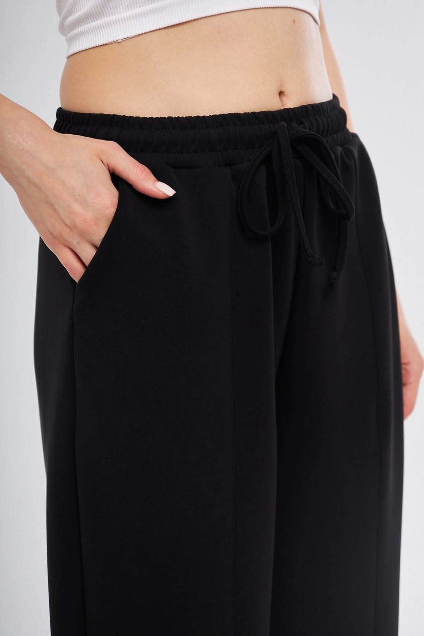 Haki Ultra Yumuşak, Dikiş Detaylı Havuç Kesim Bağcıklı Lastikli Bilek Boy Kadın Modal Pantolon Siyah
