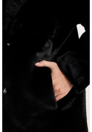 DeFacto Uzun Pelüş Kaban Oversize Geniş Kalıp Çıtçıt Kapamalı Cepli A4650AX24WNBK27 Siyah DeFacto Uzun Pelüş Kaban Oversize Geniş Kalıp Çıtçıt Kapamalı Cepli A4650AX24WNBK27 Siyah