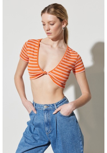 Regular Fit Normal Kesim V Yaka Çizgili Crop Bluz Turuncu