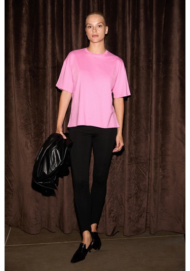 Grımelange Lagertha Kadın %100 Organik Pamuklu Kalın Dokulu Oversize Fit Yuvarlak Yakalı Pembe T-shi Pembe