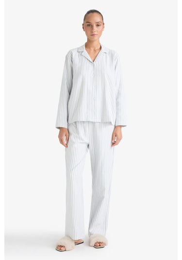 Defacto Pijama Takımı Regular Fit Çizgili Uzun Kollu Üst Uzun Alt-fall İn Love E7252ax25aube302 Mavi Defacto Pijama Takımı Regular Fit Çizgili Uzun Kollu Üst Uzun Alt-fall İn Love E7252ax25aube302 Mavi