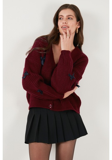 Lela Oversize Fit V Yaka Fiyonk Detaylı Düğmeli Bayan Hırka 4615577 Bordo