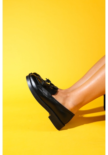 Milina Siyah Cilt Püsküllü Hakiki Deri Kadın Loafer Ayakkabı Siyah