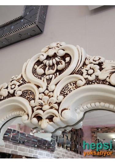 Klasik Model Eskitme Beyaz Renk Varaklı Boy Aynası