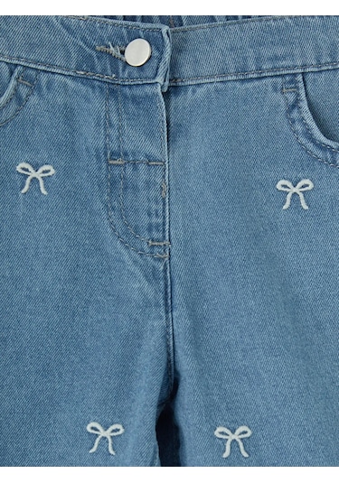 Lc Waikiki Mavi Relax Fit Kız Bebek Nakışlı Denim Pantolon